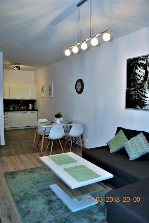 Apartament Amistic Apart *