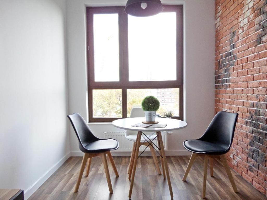 Apartament Amistic Apart *